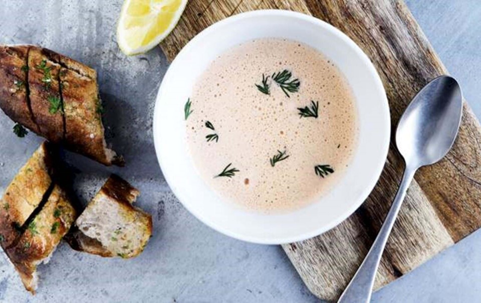 Rejebisque med hvidløgsbrød