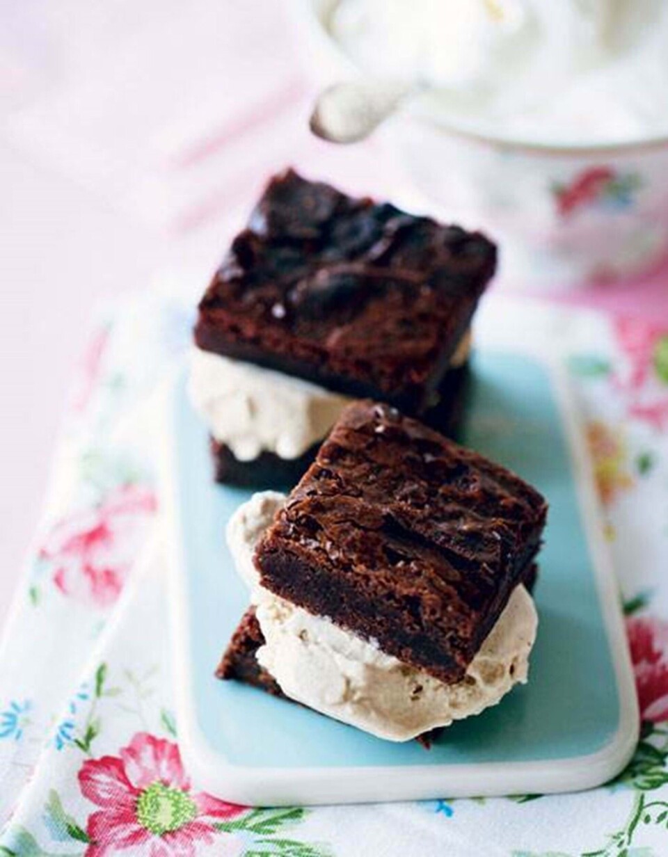 Brownie-kaffeis-sandwich