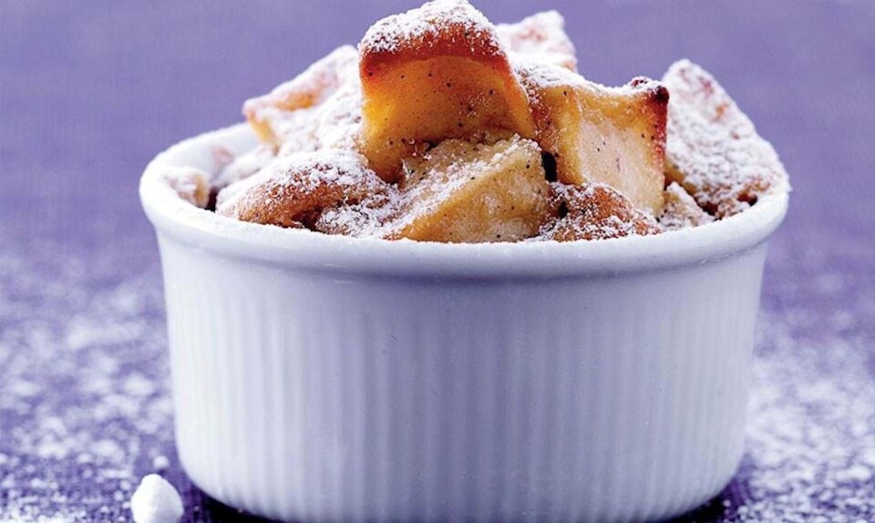 Opskrift på Mette Blomsterbergs bagt æblekage