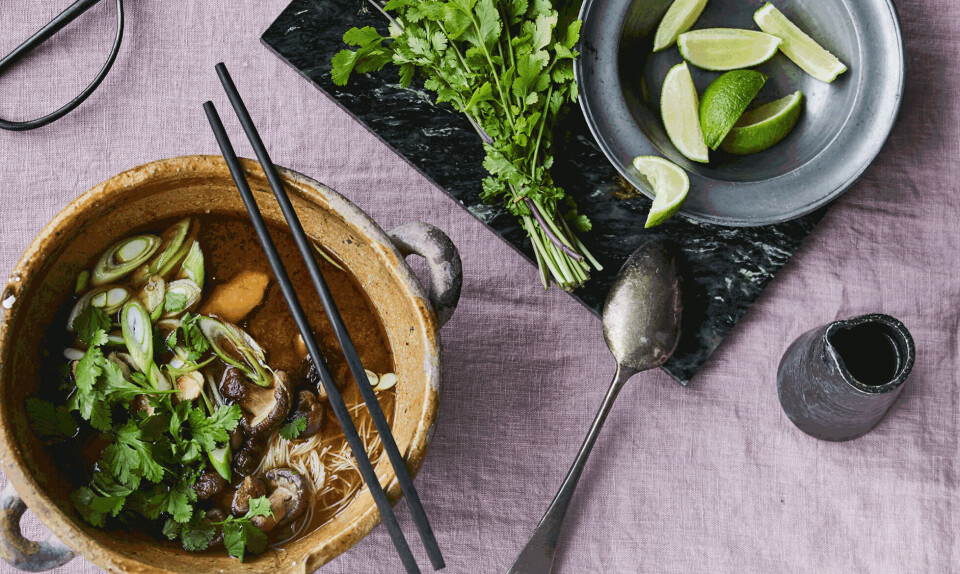 Misosuppe med kylling og shiitakesvampe Misosuppe med kylling og shiitakesvampe