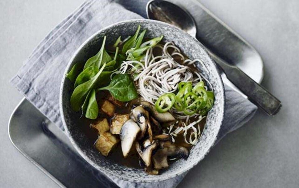 Misosuppe med nudler & tofu
