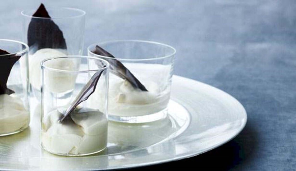 Hvid chokolademousse med Earl Grey og honning