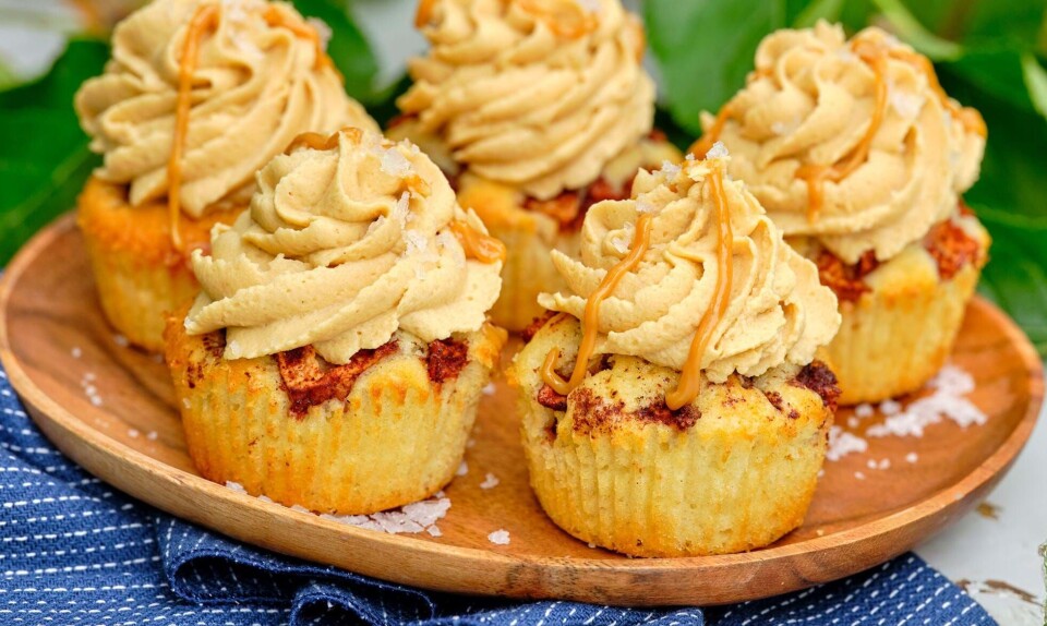 Æblemuffins med karamelfrosting