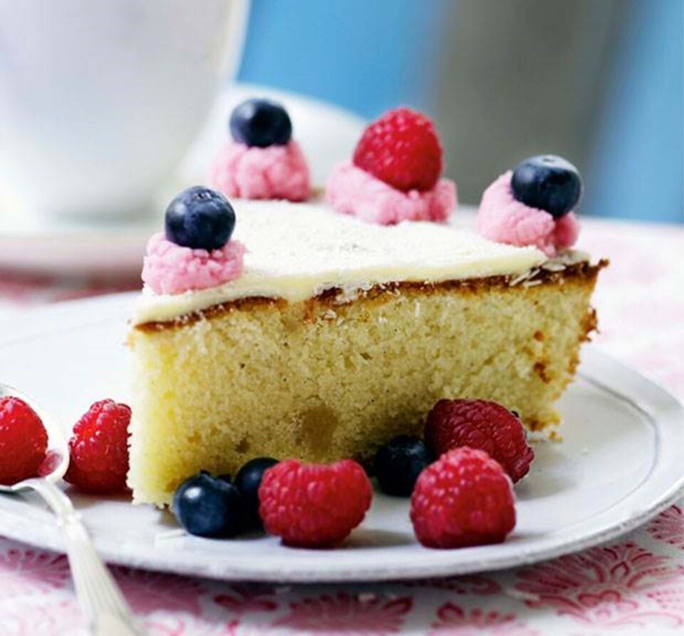 Mazarintærte med hvid choko og bær