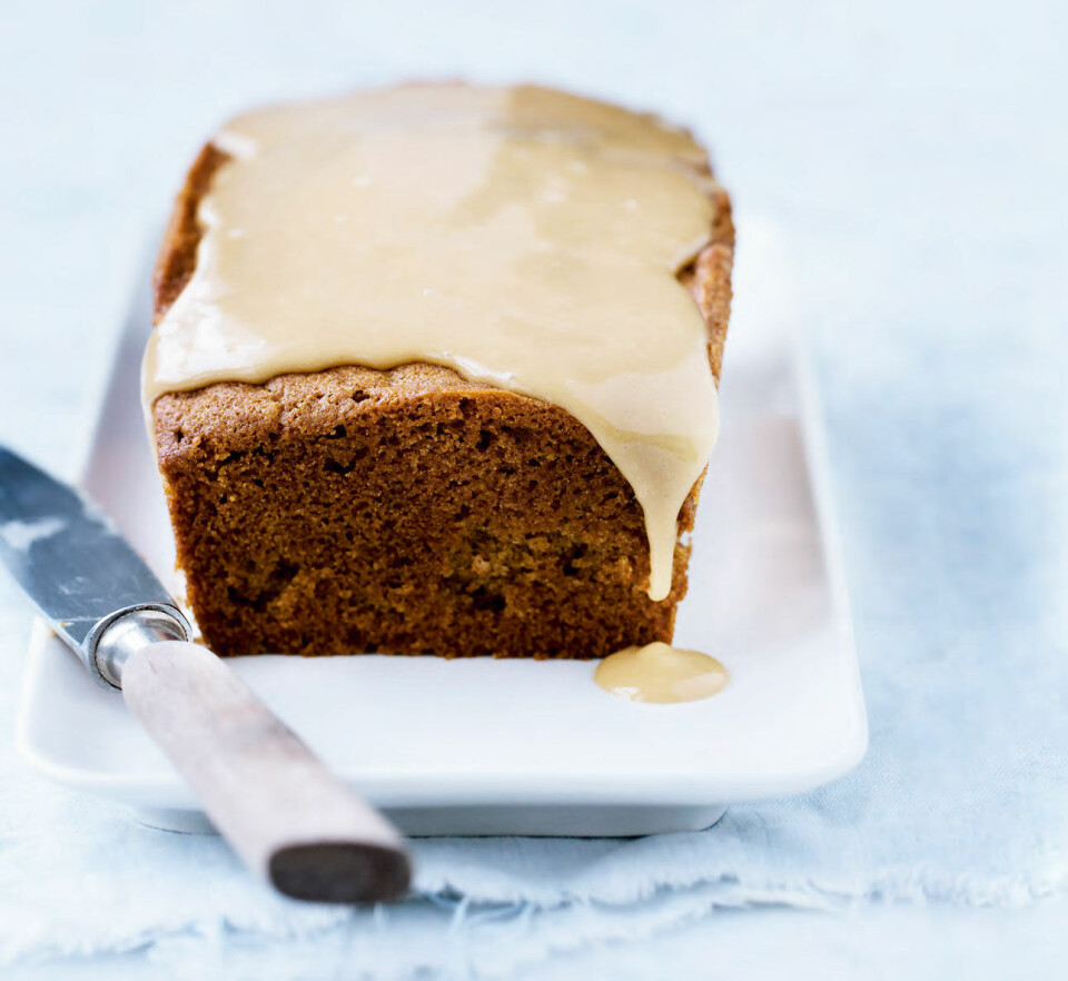 Ny favorit på kaffebordet: Kaffekage med whiskeyglasur