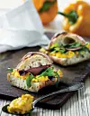 Sandwich med peberfrugtpesto