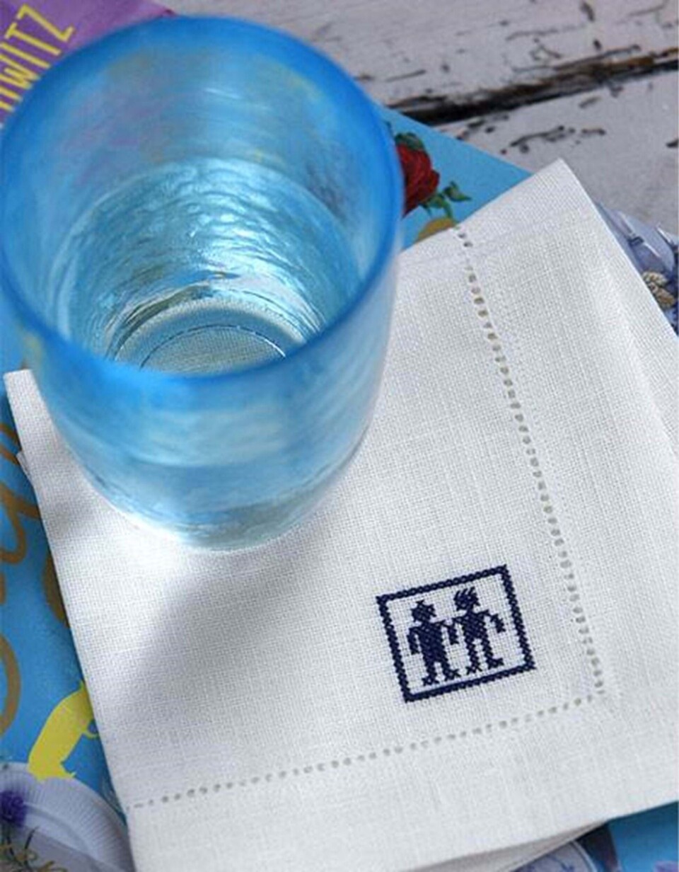 Sødt broderi: Kærestefolk - hånd i hånd fra Hendes Verden