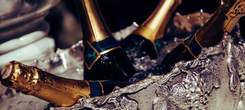 Årets smarteste nytårshack: Champagne-isterninger