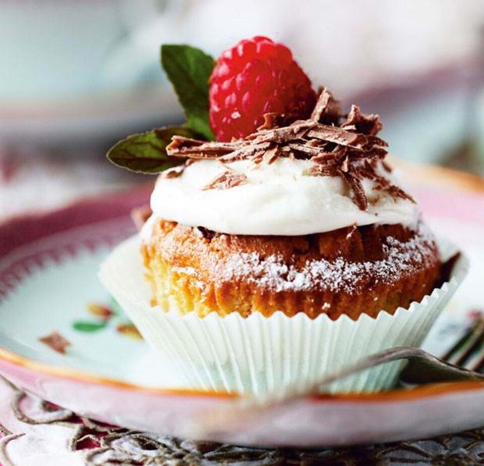 Muffins med peanuts og chokolade