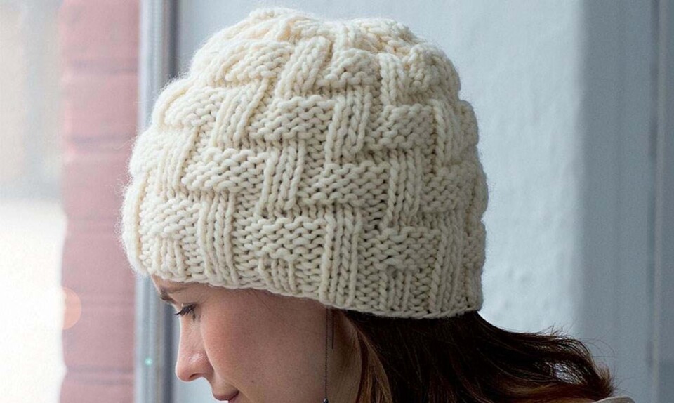 Strik selv: Varm hue med trappemønster