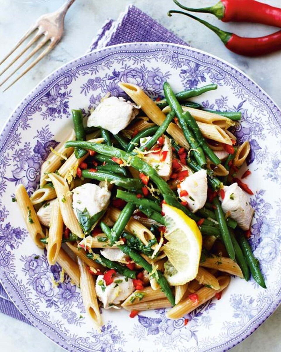 Pasta med kylling, bønner og tomater