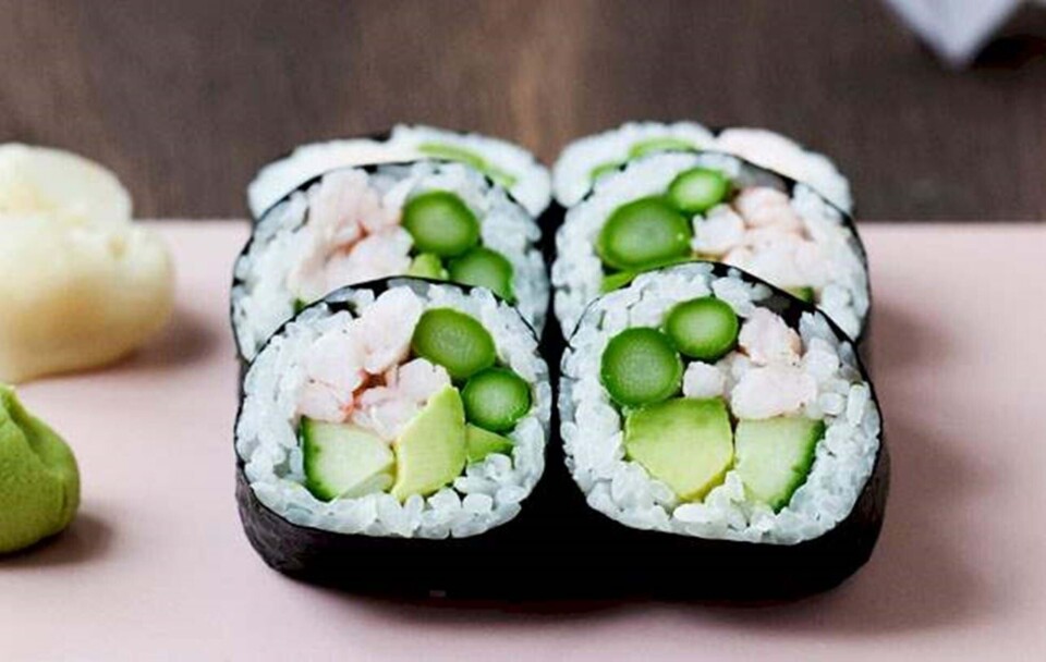 Sushi: Rulle med asparges og kutter-rejer