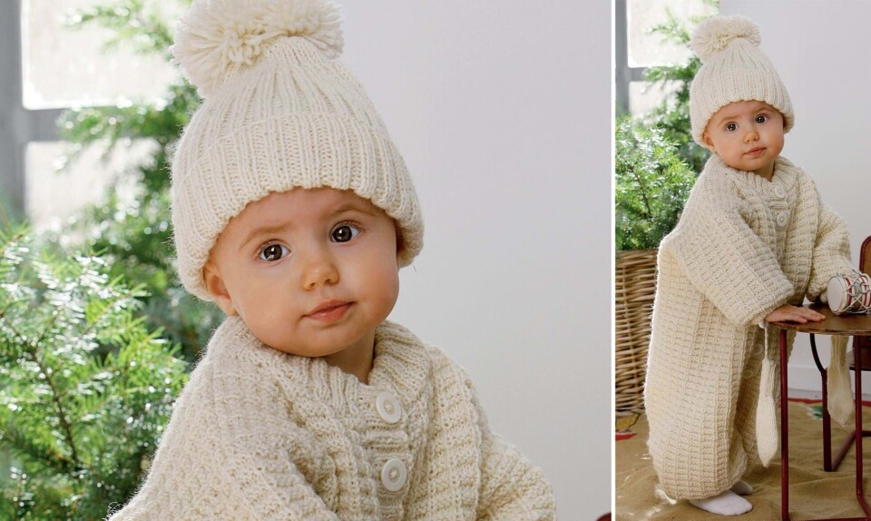 Sød råhvid dragt med hue og vanter