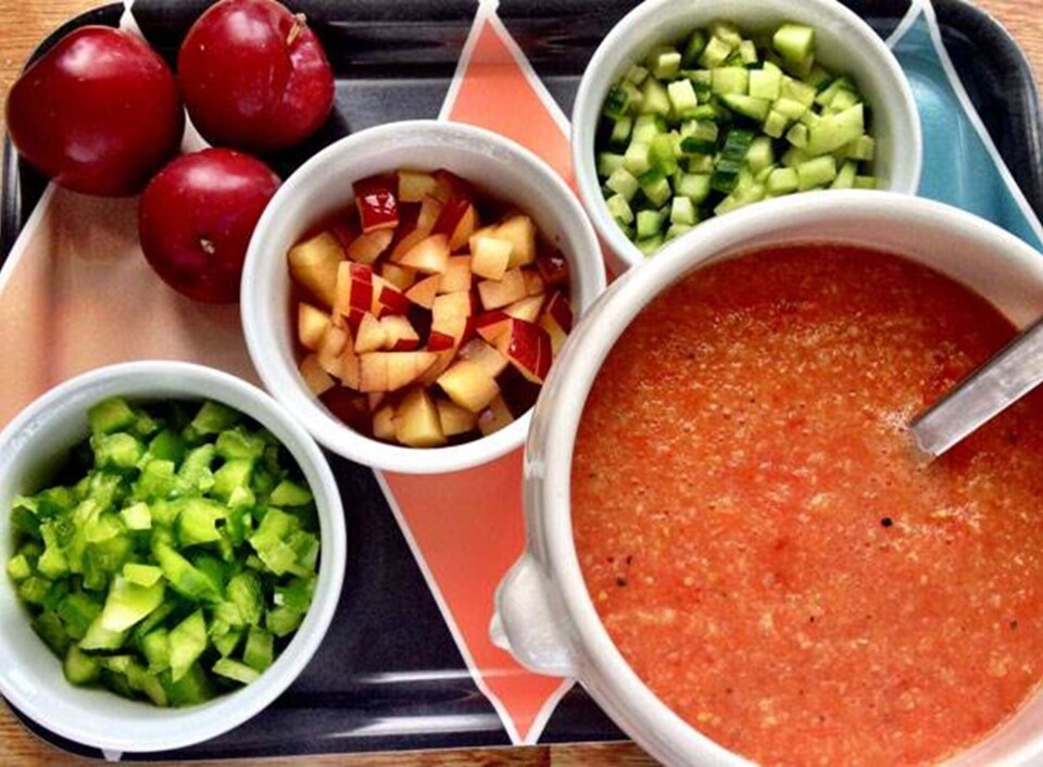 Gazpacho med blommer fra Hjemmet