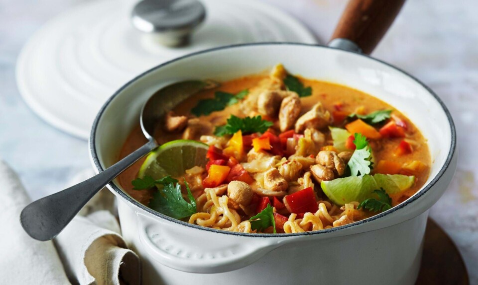 One pot: Rød currykylling med kål