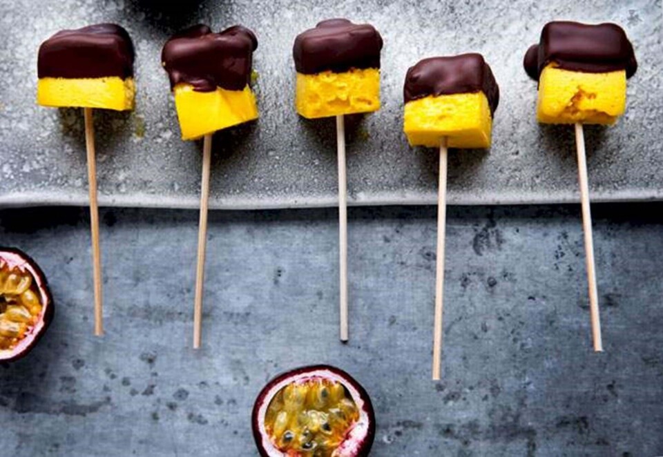 Mango-passionsfrugt-sorbet med chokolade