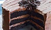 Trelags mørk chokoladekage (Triple layer dark chocolate cake)