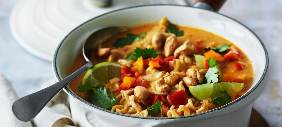 One pot: Rød currykylling med kål