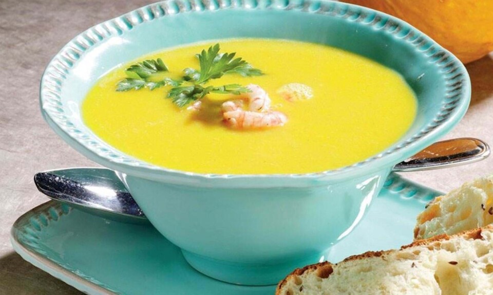 Græskarsuppe med karry og kokosmælk