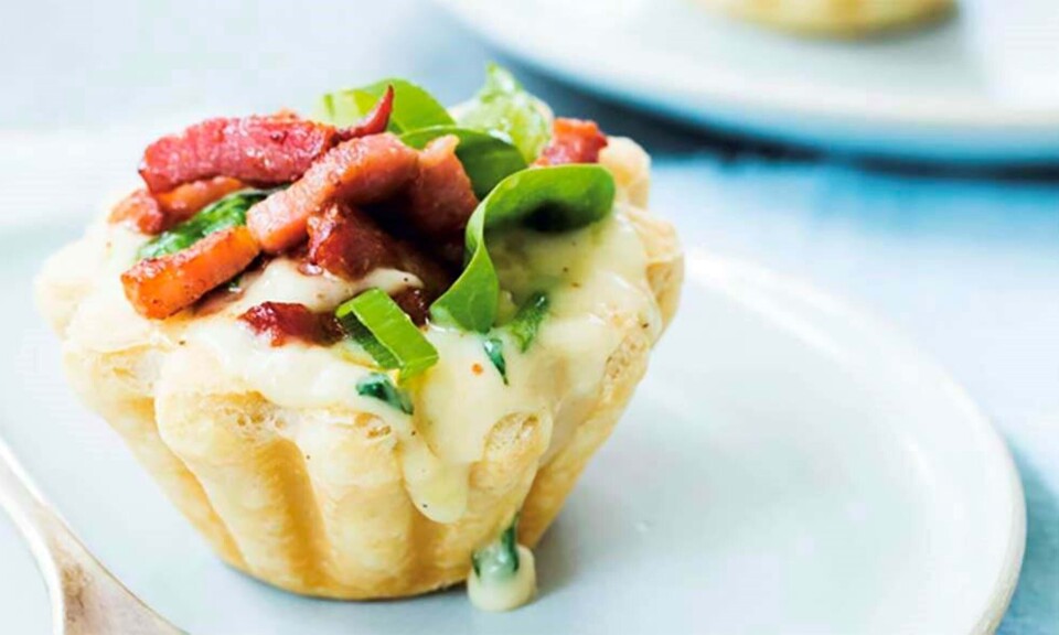 Tarteletter med flødespinat og sprød bacontop