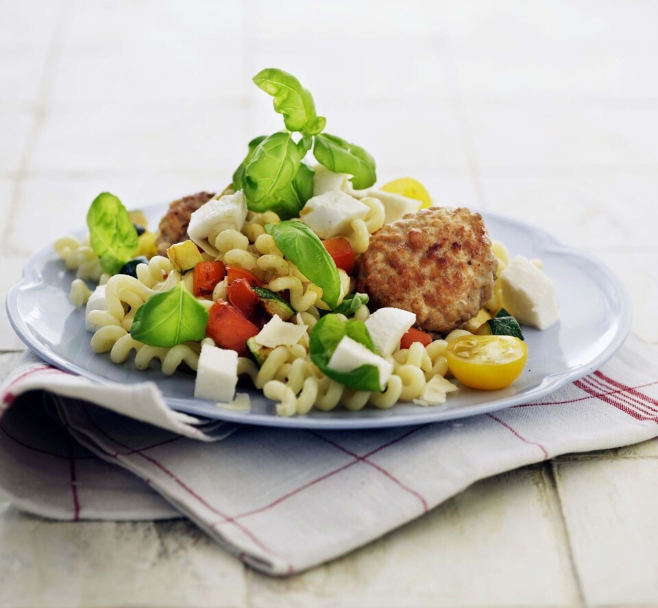 Pasta med minikrebinetter og mozzarella