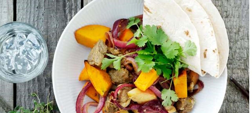 Lam og bagt græskar med rødløg og feta