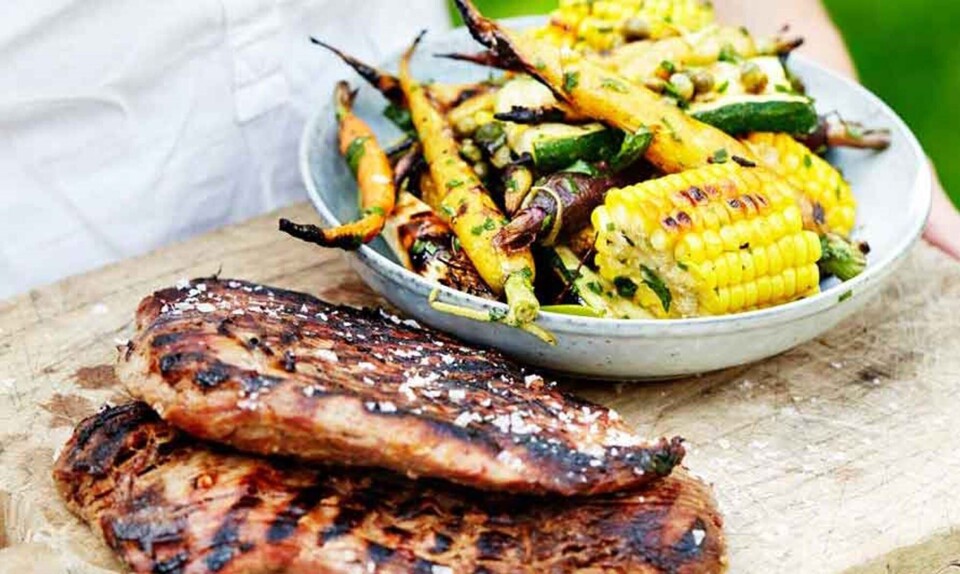 Grillet flankesteak med ingefær & grillede grøntsager