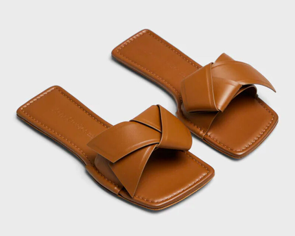 badesandaler_acne studios.jpg