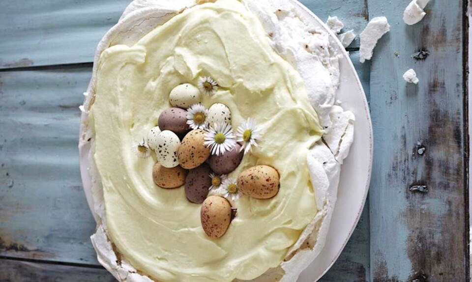 Pavlova med citronfromage og påskeæg