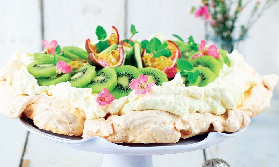 Kokospavlova med ananascreme