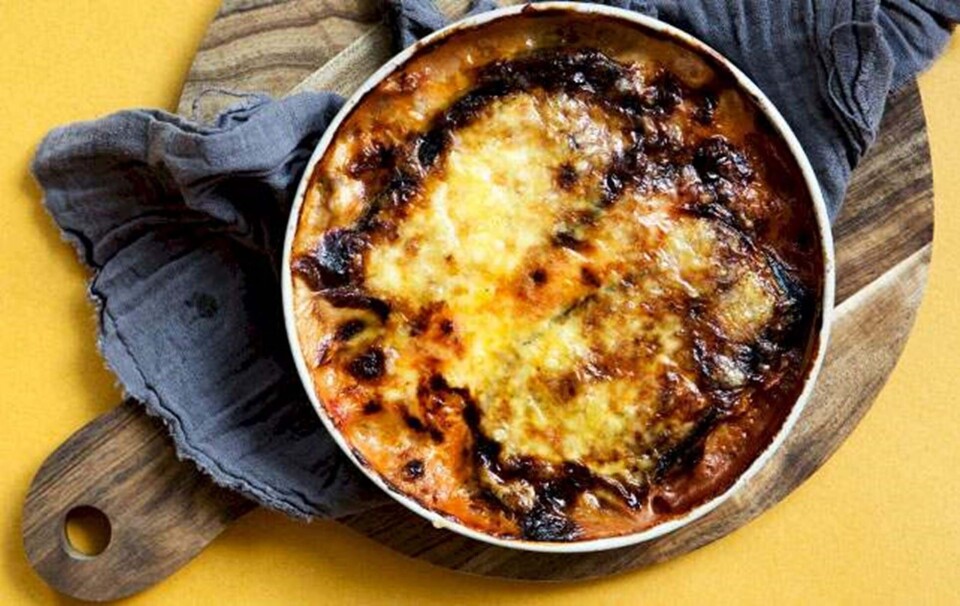 Opskrift på moussaka med aubergine og bechamel