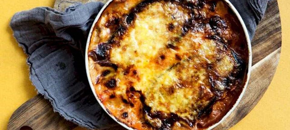 Moussaka med aubergine og bechamel
