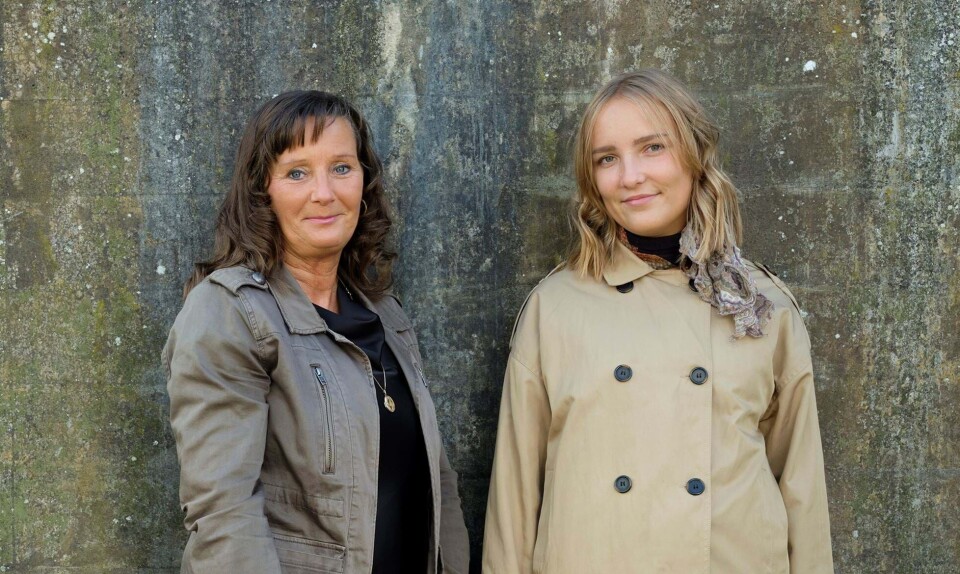 Stine og Susanne lyt til mig mor