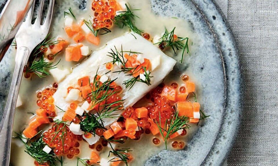 Opskrift på bagt fisk med beurre blanc, dild og ørredrogn