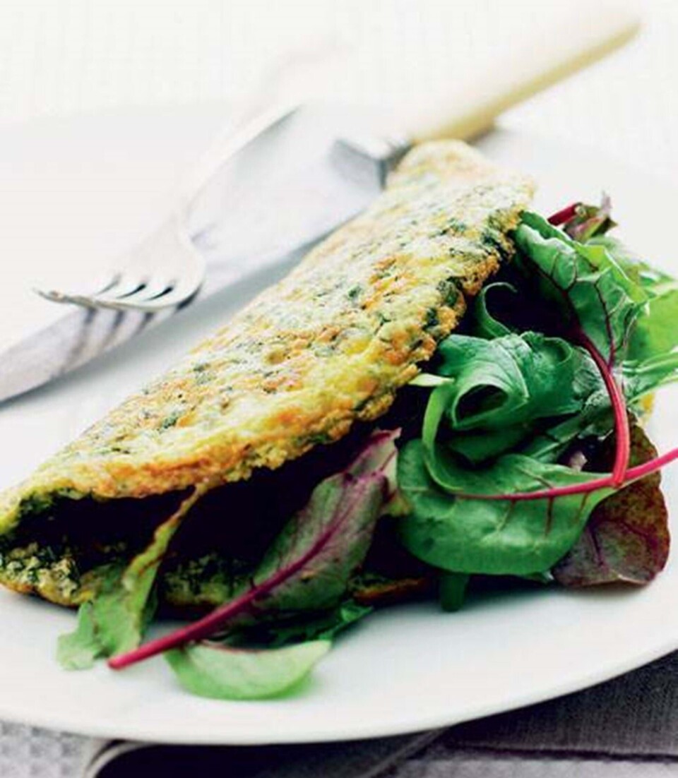 Urteomelet med salat