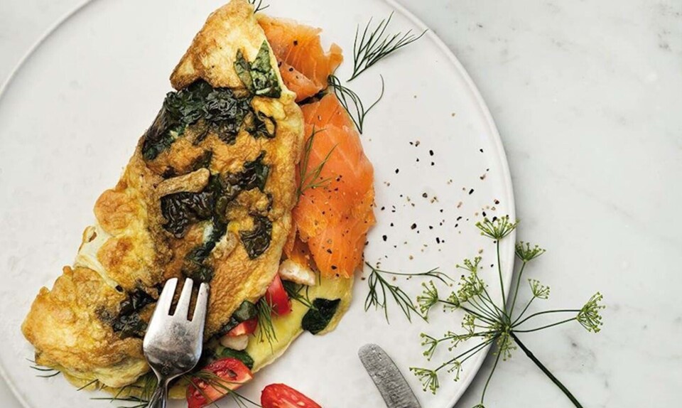 Sund morgenmad: Omelet med spinat & røget laks