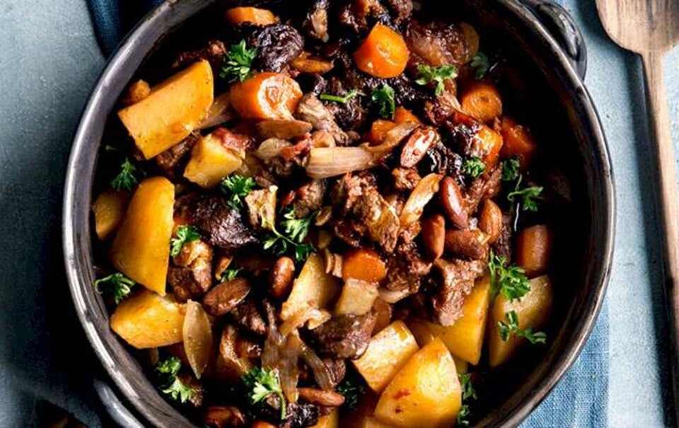 Marokkansk tagine med lam, abrikos, mandler og chili