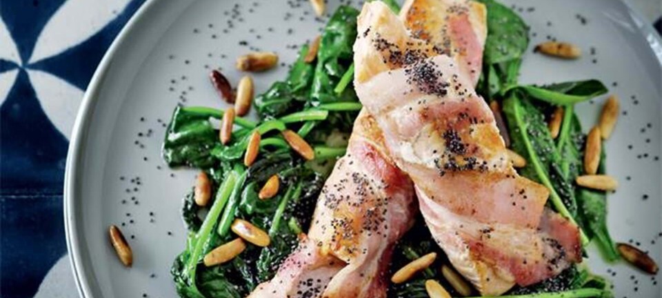 Laks med blå birkes og spinatsalat