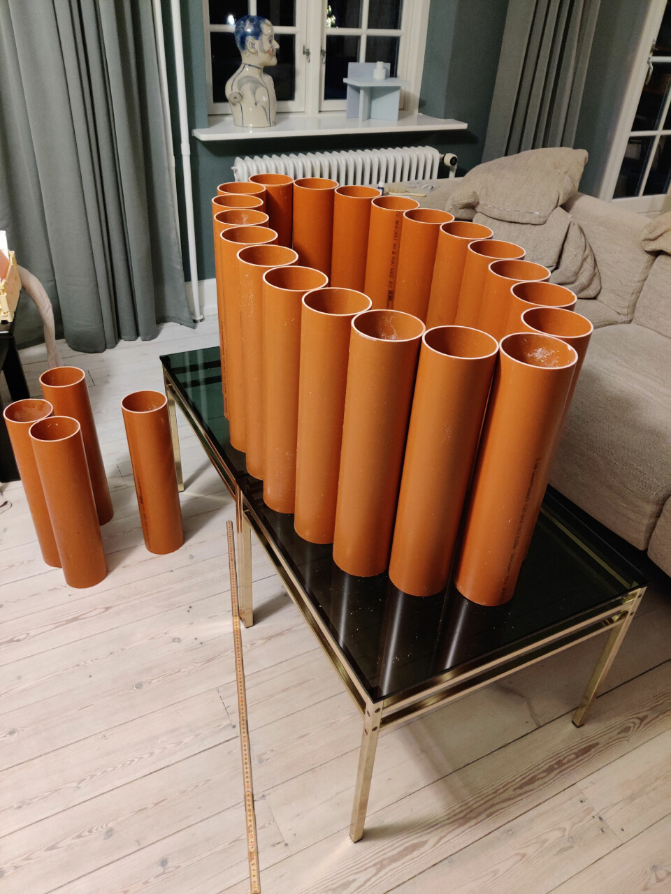Sofabord af kloakrør.