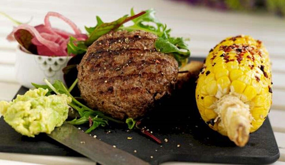 Opskrift på burger med avocado-topping