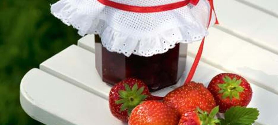 Brodér selv: Glasmanchet med jordbær