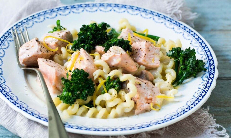 Pasta med laks og broccoli