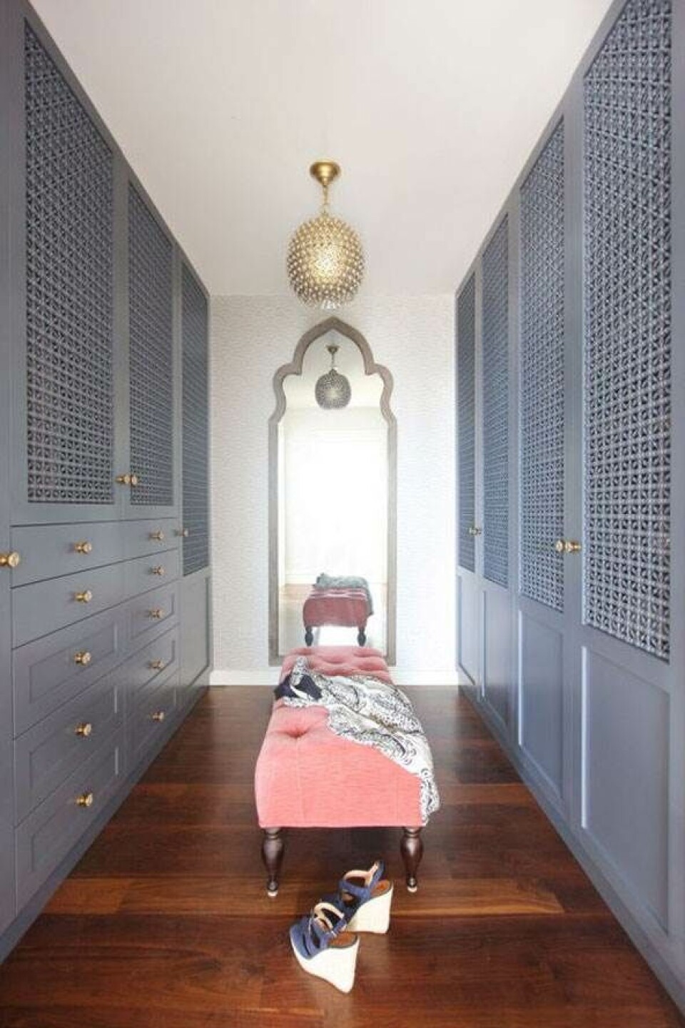 Walk in closet – 10 inspirerende løsninger til din garderobe