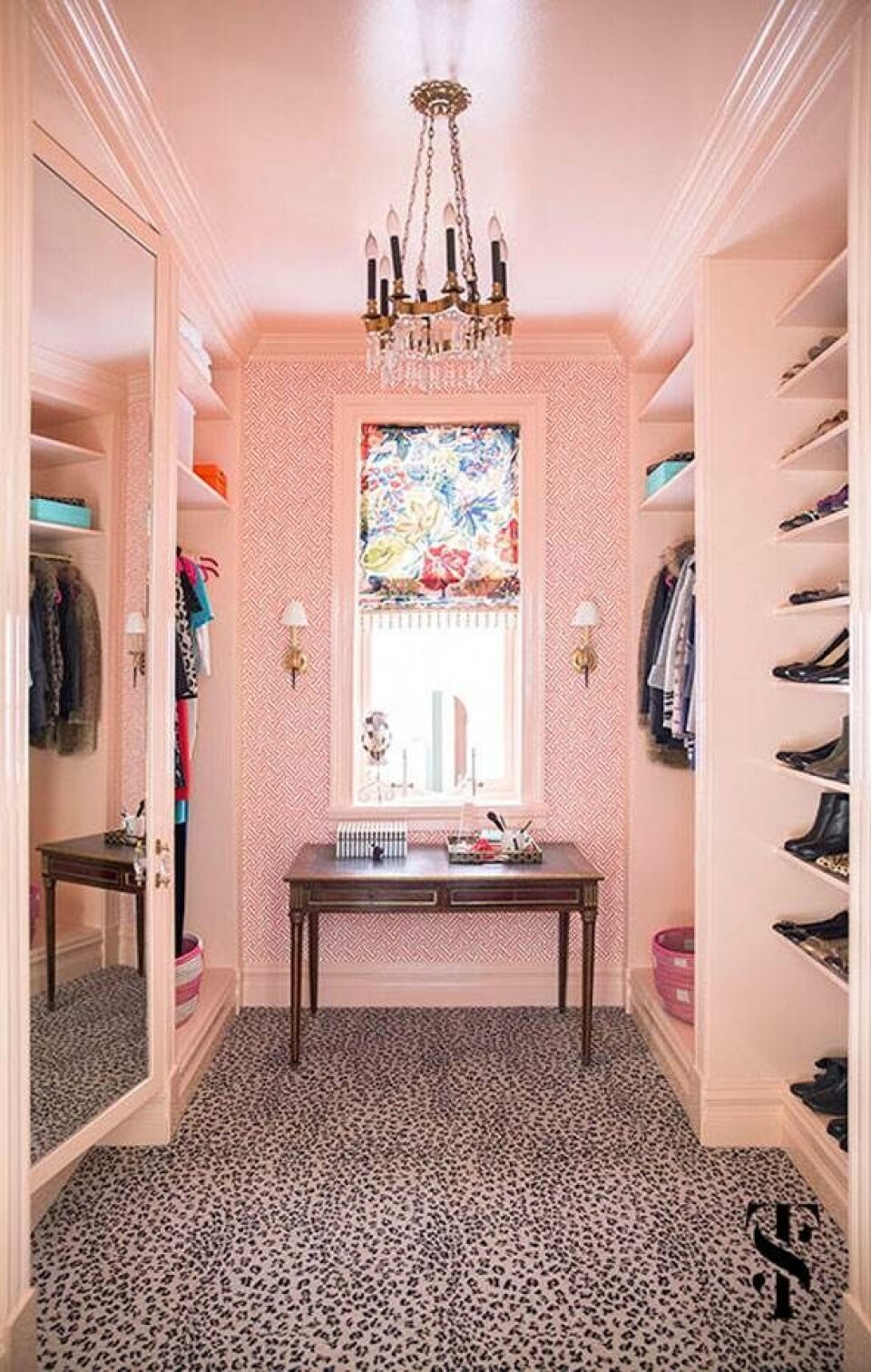 Walk in closet – 10 inspirerende løsninger til din garderobe