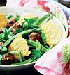 Bønnesalat med kødboller og parmasan