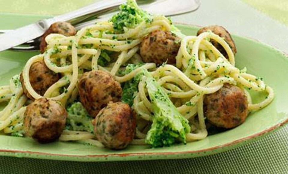 Lækre citronfrikadeller med broccoli & pasta