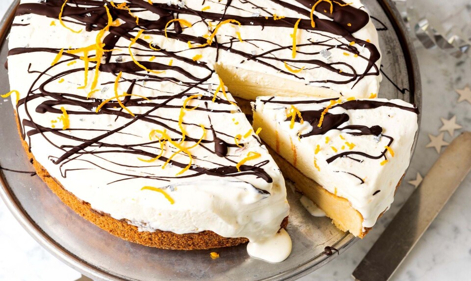 nytårsdessert Islagkage med citronblondie og orangeis