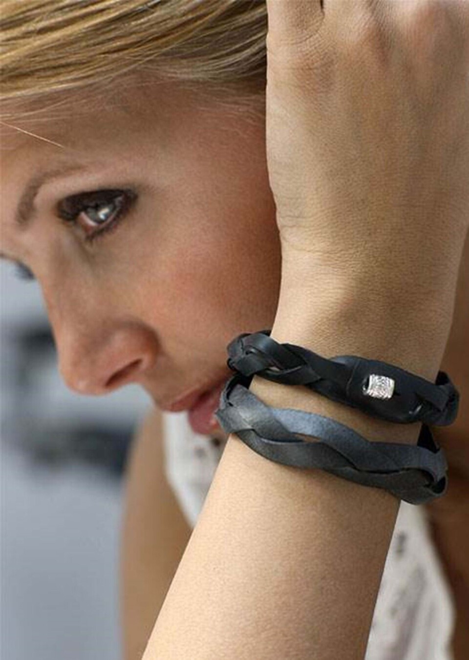 Armbånd af cykelslanger fra Hendes Verden