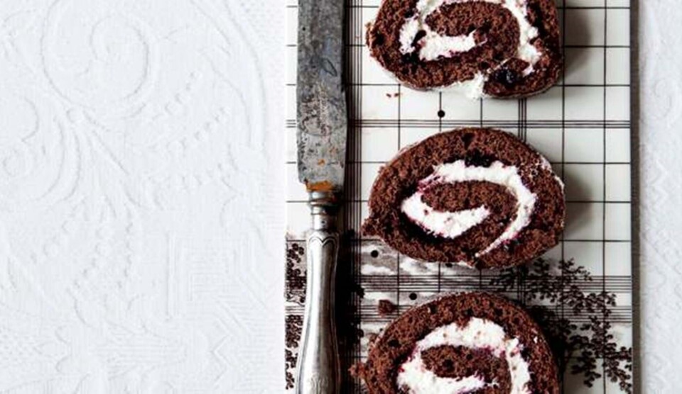 Chokolade-kirsebærroulade