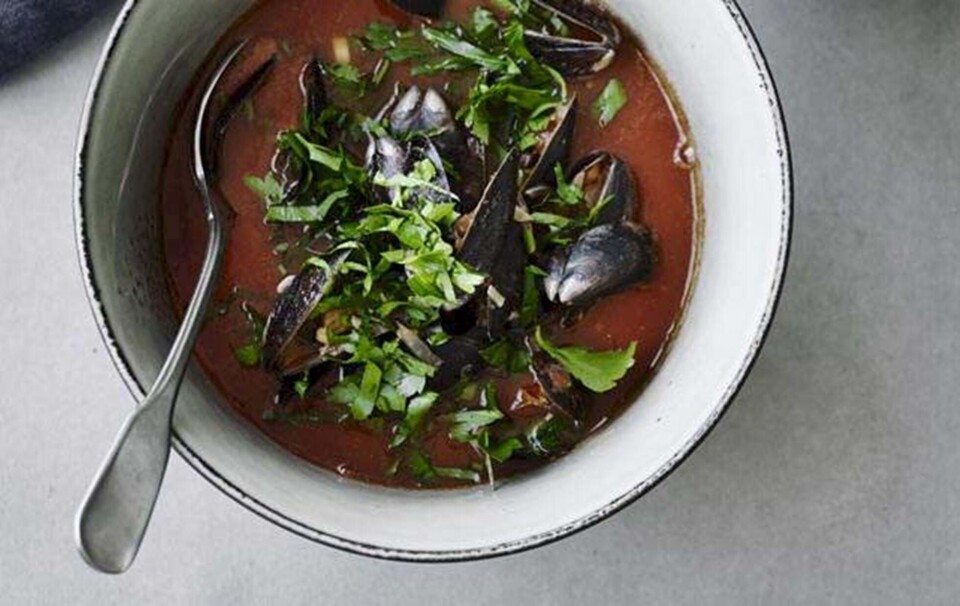 Tomat- og muslingesuppe